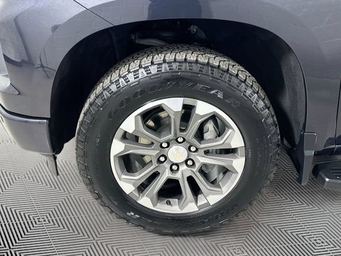 Used 2024 Chevrolet Silverado 1500 High Country AWD/4WD image 25