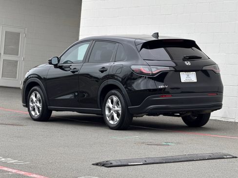 Certified 2023 Honda HR-V LX image 3