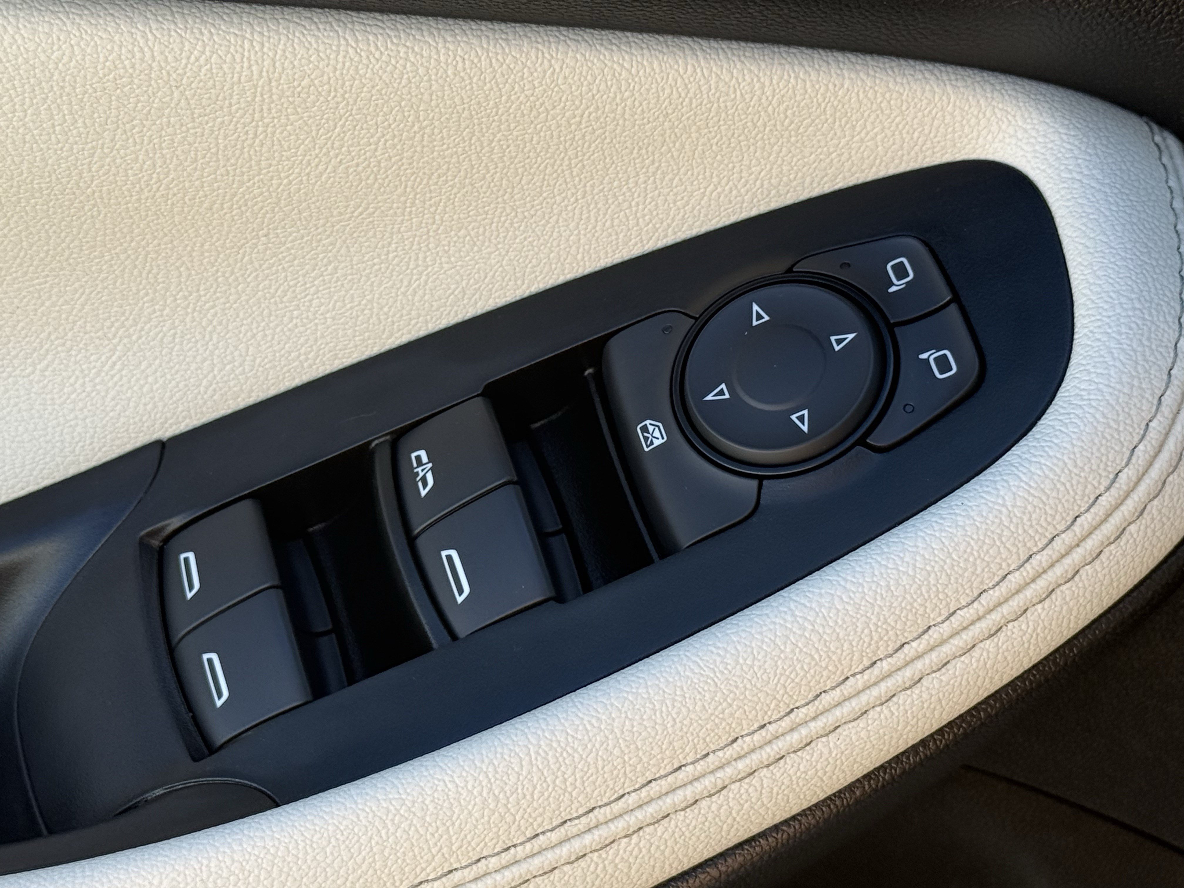 Used 2023 Buick Encore GX Select FWD image 25