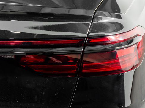 Used 2025 Audi S8 image 13