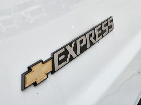 New 2026 Chevrolet Express 2500 Extended w/ Driver Convenience Package RWD image 9