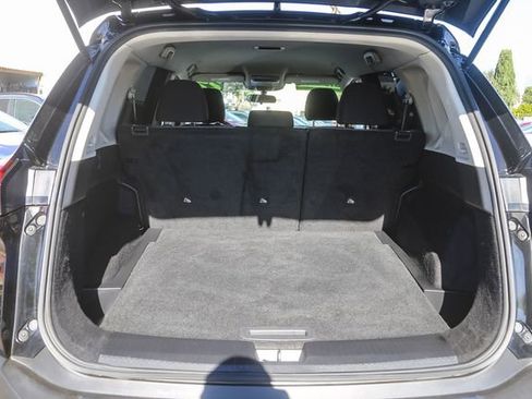 Used 2022 Nissan Rogue SV image 28