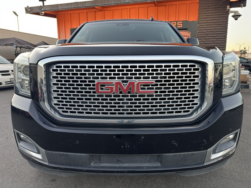 Used 2017 GMC Yukon XL Denali w/ Open Road Package AWD/4WD image 5