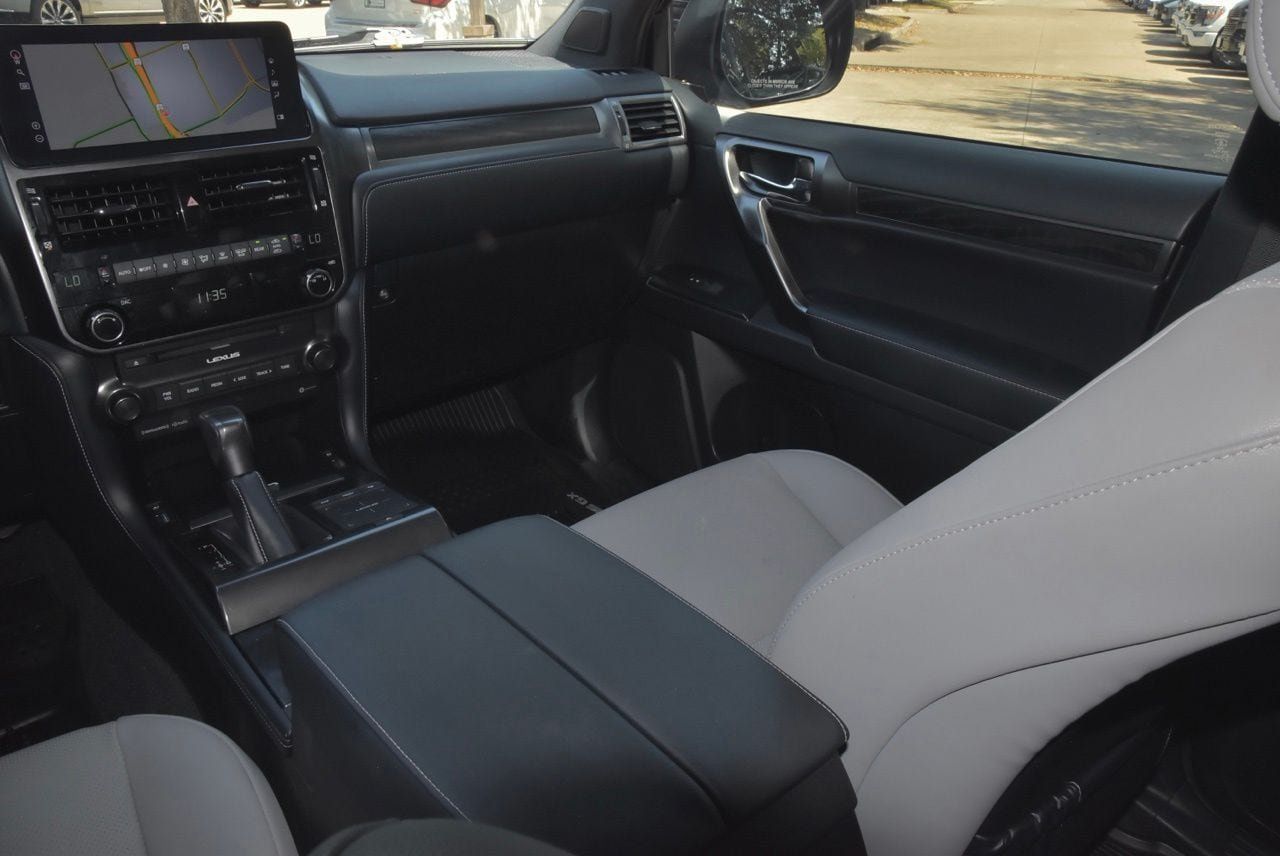 Used 2023 Lexus GX 460 w/ Black Line Special Edition AWD/4WD image 18
