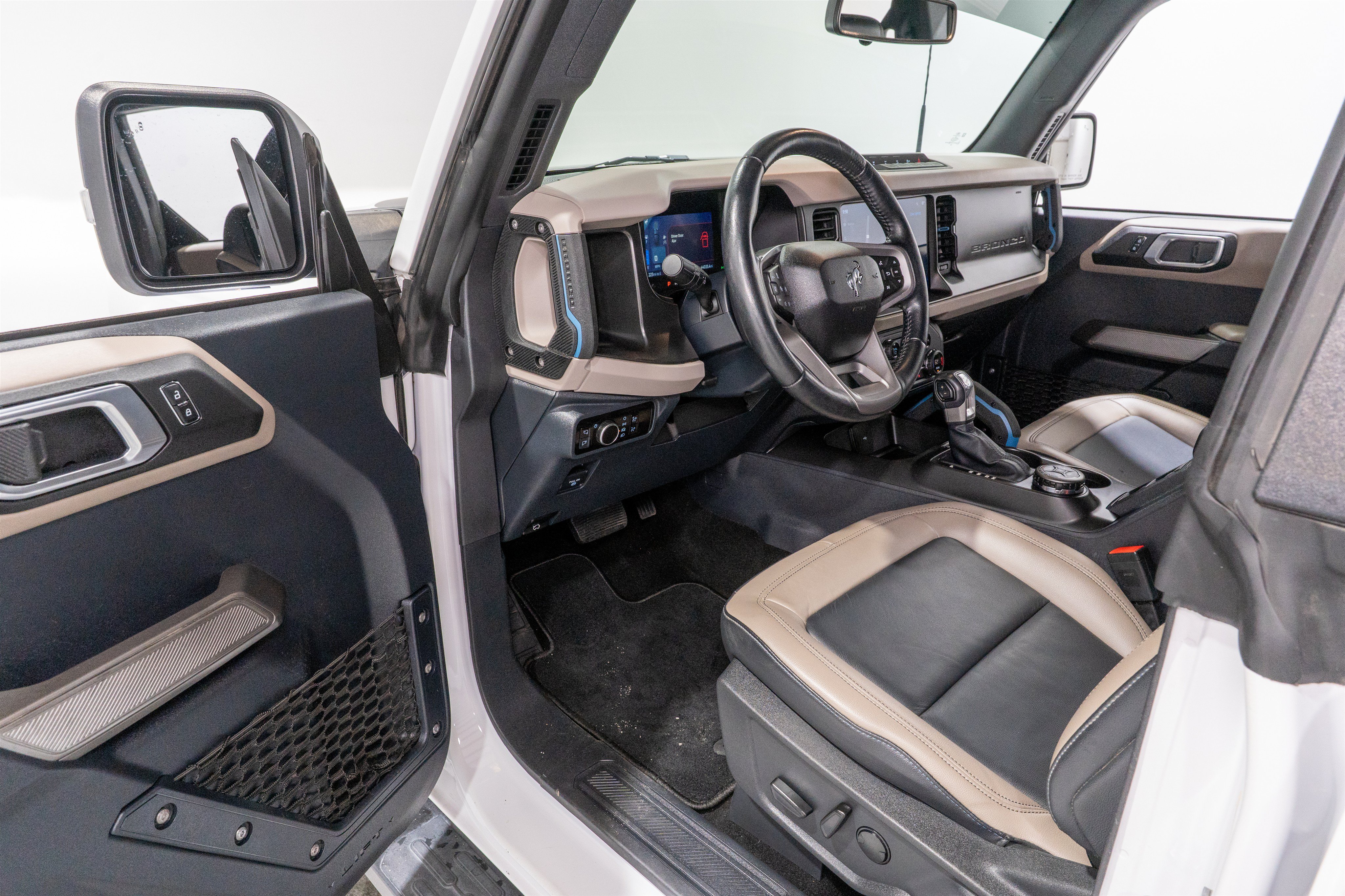 Used 2023 Ford Bronco Wildtrak AWD/4WD image 13