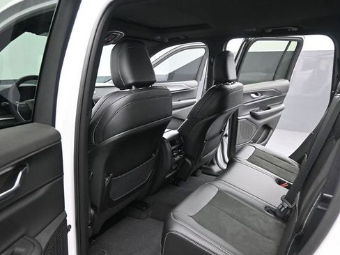 New 2025 Jeep Grand Cherokee Altitude AWD/4WD image 20