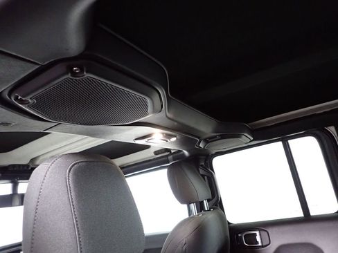 Used 2023 Jeep Gladiator Overland image 42