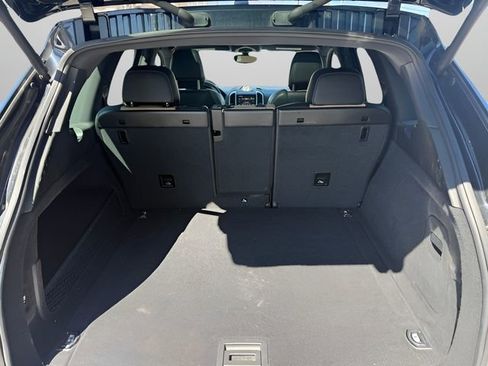 Used 2017 Porsche Cayenne S image 7