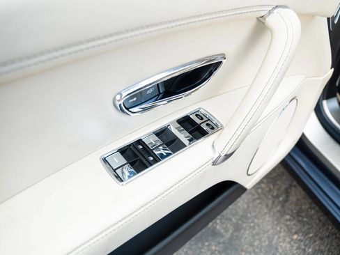 Used 2015 Bentley Flying Spur V8 AWD/4WD image 22