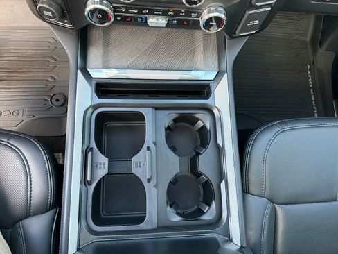 Used 2025 Ford F250 Platinum image 42