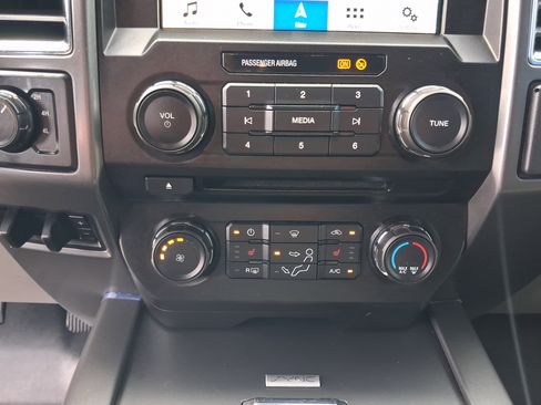 Used 2018 Ford F250 XLT w/ XLT Premium Package AWD/4WD image 19