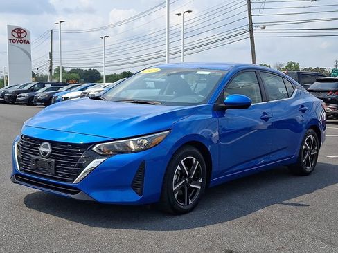 Used 2025 Nissan Sentra SV FWD image 3