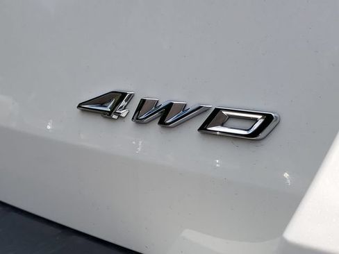 Used 2024 Ford Explorer XLT w/ Equipment Group 202A AWD/4WD image 7