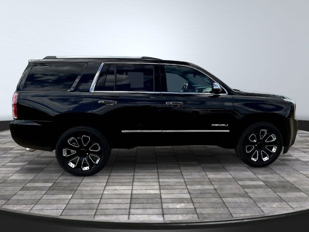 Used 2019 GMC Yukon Denali w/ Denali Ultimate Black Edition AWD/4WD image 8