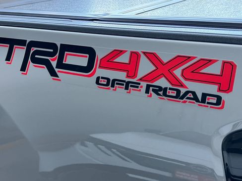 Used 2021 Toyota Tacoma TRD Off-Road w/ Technology Package image 15