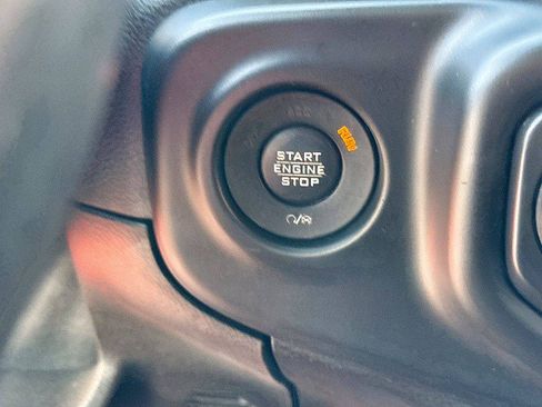 Used 2018 Jeep Wrangler Unlimited Sahara w/ Dual Top Group AWD/4WD image 22