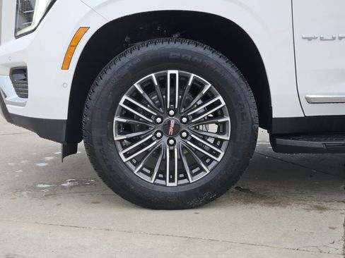 New 2026 GMC Yukon Elevation image 7