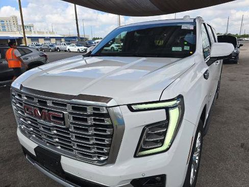 Used 2025 GMC Yukon XL Denali AWD/4WD image 2