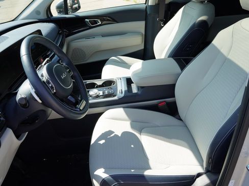 Certified 2026 Kia Carnival SX Prestige FWD image 4
