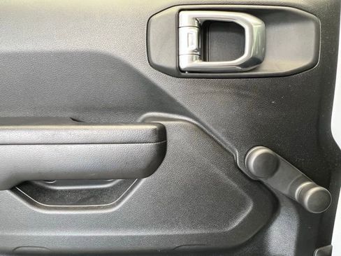 Used 2021 Jeep Wrangler Sport image 20