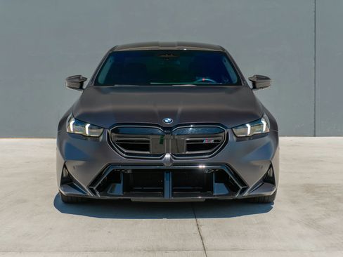 Used 2025 BMW M5 w/ Carbon Package AWD/4WD image 4