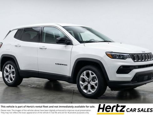 Used 2025 Jeep Compass Latitude image 1