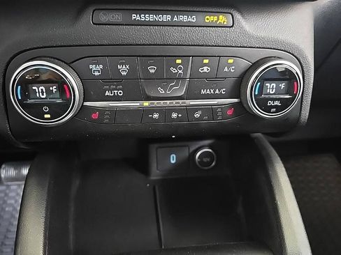 Used 2020 Ford Escape Titanium AWD/4WD image 24