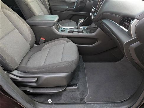 Certified 2023 Chevrolet Traverse LT w/ Rear Camera Mirror Package image 21