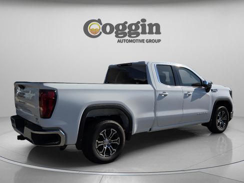 New 2026 GMC Sierra 1500 SLE w/ Max Trailering Package image 5