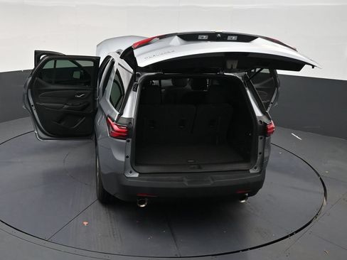 Used 2023 Chevrolet Traverse LT FWD image 32