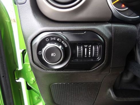 Used 2019 Jeep Wrangler Sport image 30