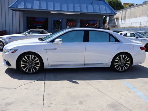 Used 2017 Lincoln Continental Select FWD image 4
