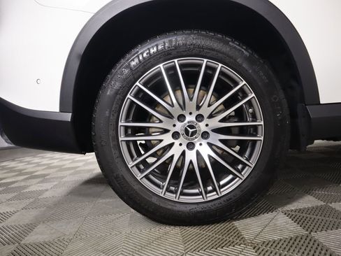 Certified 2025 Mercedes-Benz GLC 300 image 33
