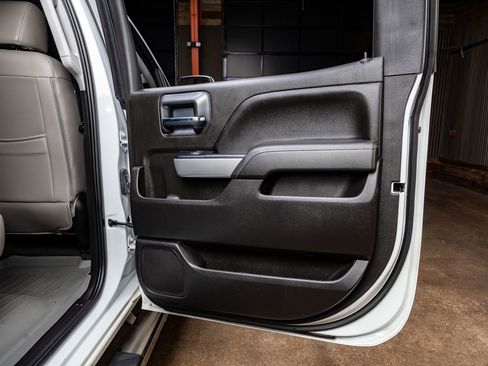 Used 2018 Chevrolet Silverado 1500 LT w/ All Star Edition image 38