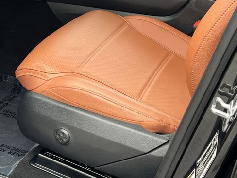 Certified 2025 Mercedes-Benz GLC 300 4MATIC image 12