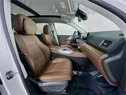 New 2026 Mercedes-Benz GLS 450 4MATIC image 31