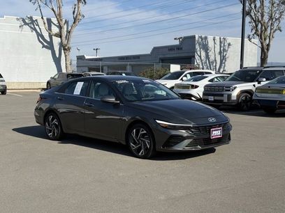 Used 2025 Hyundai Elantra Limited