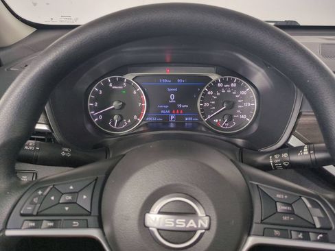 Used 2025 Nissan Altima 2.5 SV FWD image 31