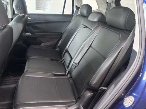 Used 2021 Volkswagen Tiguan SE w/ Panoramic Sunroof Package AWD/4WD image 14
