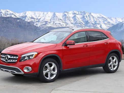 Used 2018 Mercedes-Benz GLA 250 4MATIC image 2