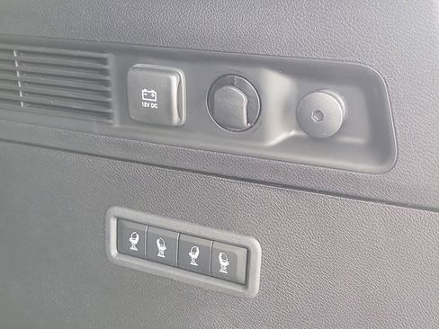 Certified 2024 Jeep Wagoneer Series III w/ Premium Group I image 9