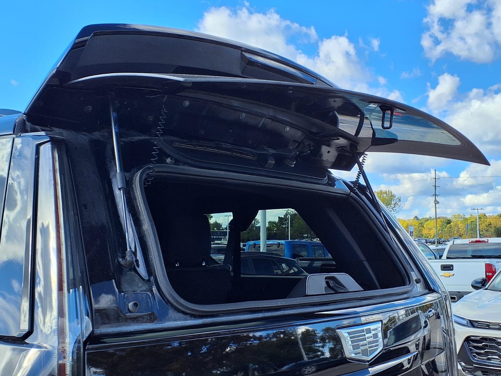 Used 2025 Cadillac Escalade ESV Sport Platinum AWD/4WD image 12