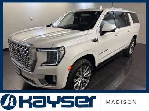 Used 2021 GMC Yukon XL Denali w/ Denali Ultimate Package AWD/4WD image 3