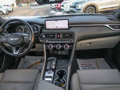 Used 2023 Genesis G70 2.0T image 16