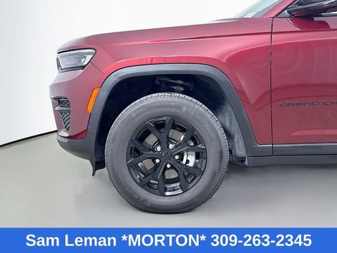 Used 2024 Jeep Grand Cherokee Altitude image 29