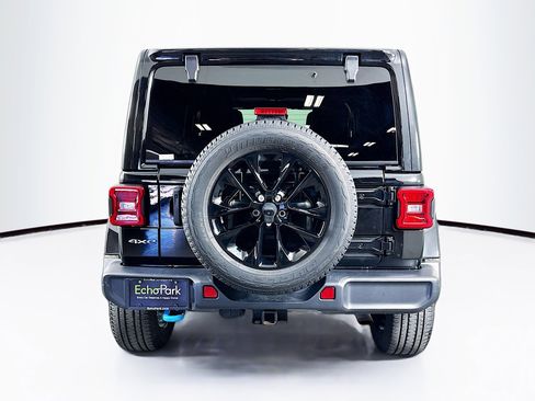 Used 2023 Jeep Wrangler Sahara w/ Cold Weather Group image 7