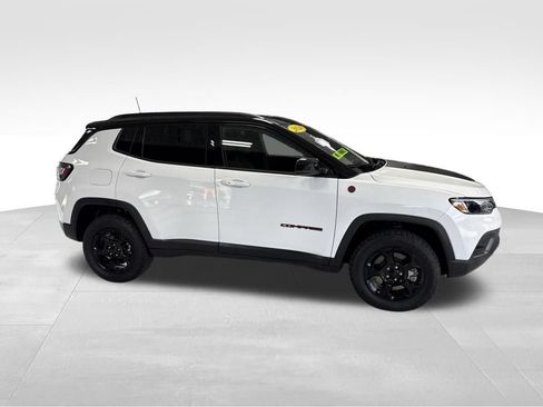 Used 2024 Jeep Compass Trailhawk w/ Trailhawk Elite Group AWD/4WD image 10