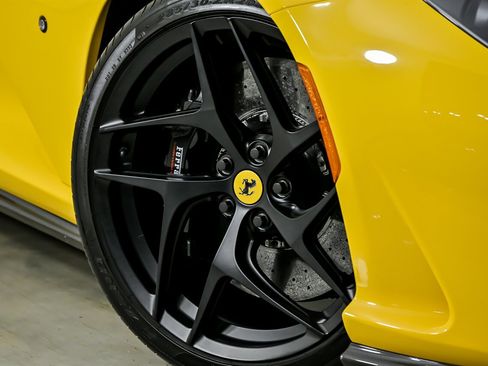 Used 2019 Ferrari 812 Superfast RWD image 4
