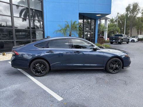 Used 2025 Honda Accord SE image 9