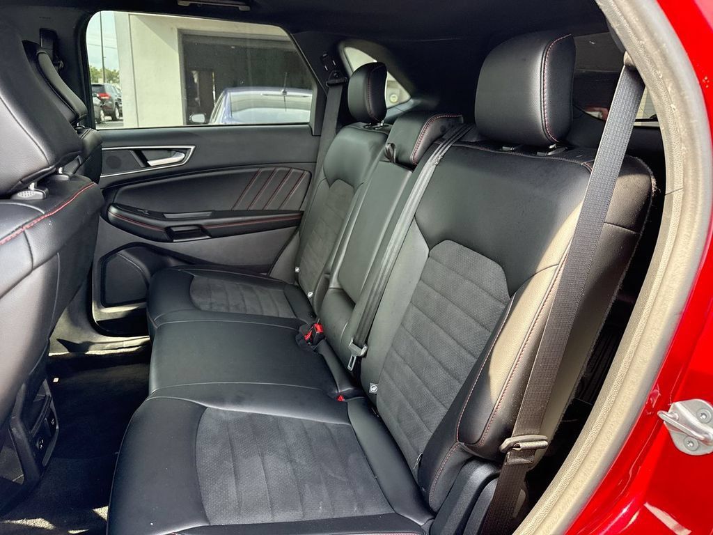 Used 2022 Ford Edge ST-Line w/ Class II Trailer Tow Package AWD/4WD image 19